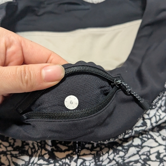 Lululemon Speed Short White Black 2.5" Ice Breaker Size 6 - Picture 7 of 7